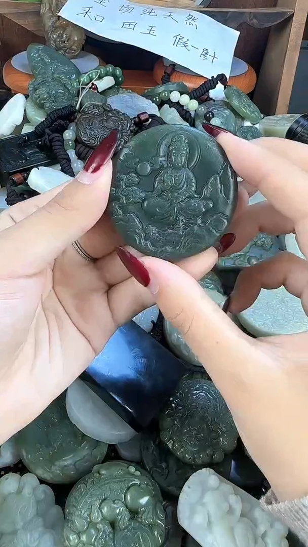 颈饰未镶嵌和田玉1