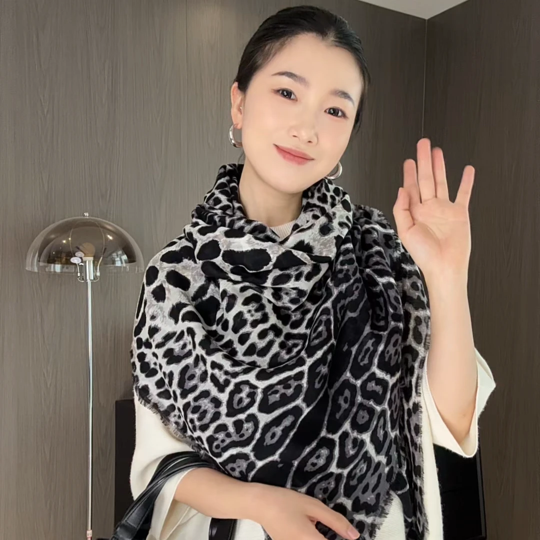 灰色豹纹100%绵羊毛140cm大方巾高级质感低调优雅围巾大披肩