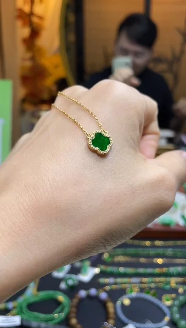 颈饰未镶嵌翡翠假一赔三