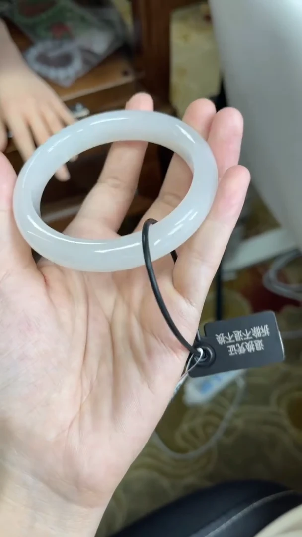 未镶嵌手镯和田玉1