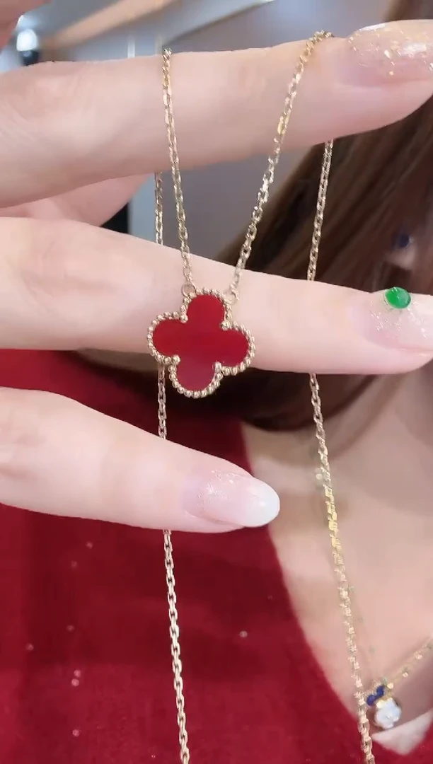 18K金镶嵌项链玛瑙/玉髓15红花项链
