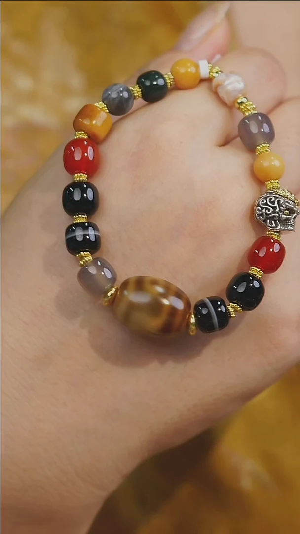 【闪购商品】玛瑙/玉髓手串未镶嵌多样性发其一