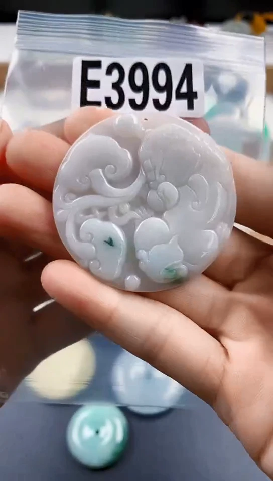 颈饰未镶嵌翡翠天然翡翠吊坠挂饰