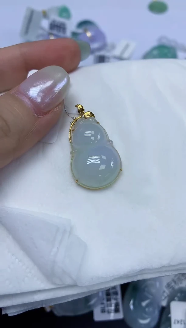 翡翠18K金镶嵌颈饰天然缅甸翡翠A货