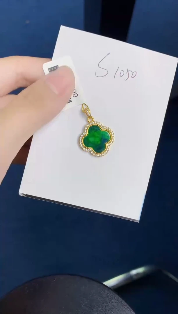 翡翠未镶嵌颈饰天然翡翠缅甸A货