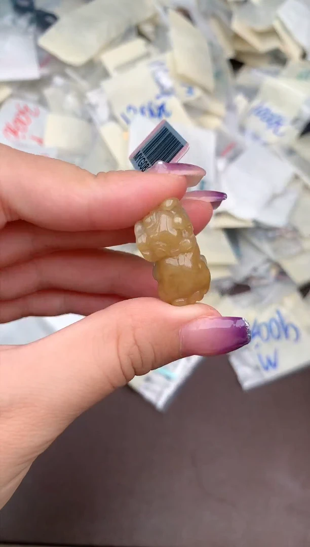 翡翠挂件未镶嵌一