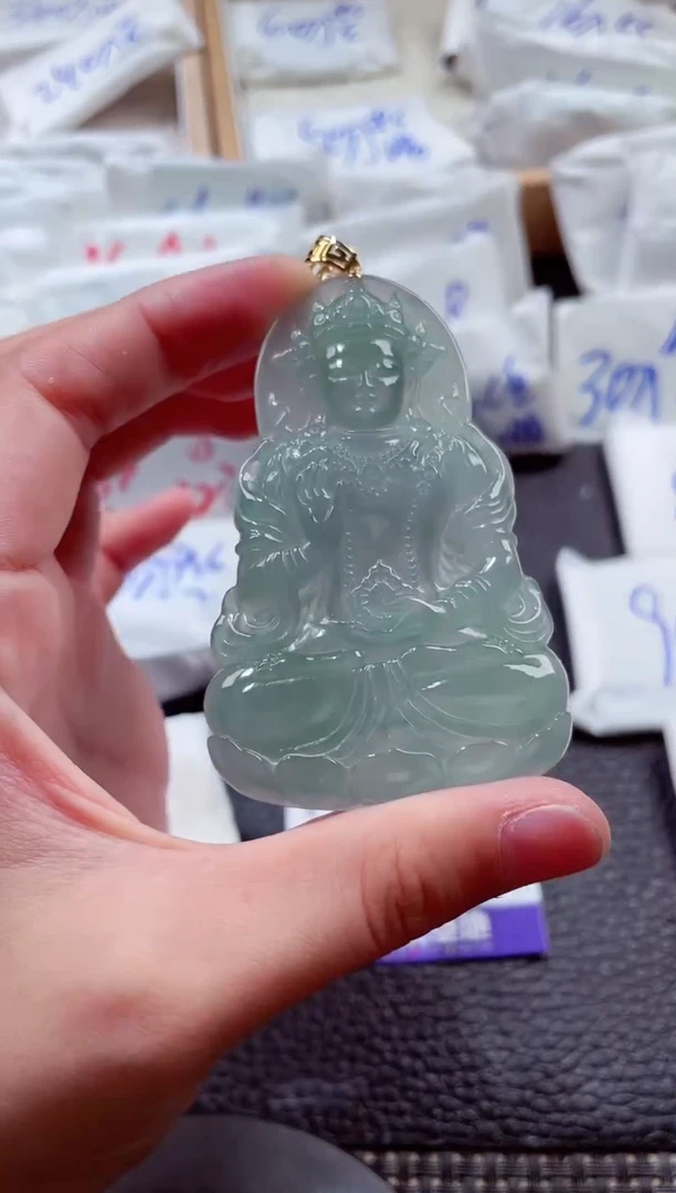 颈饰18K金镶嵌翡翠00006352