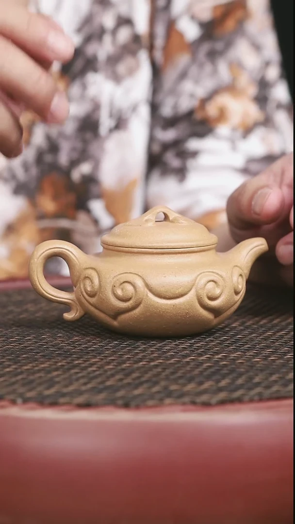 茶壶紫砂44号黄金段如意仿古微瑕三点180CC