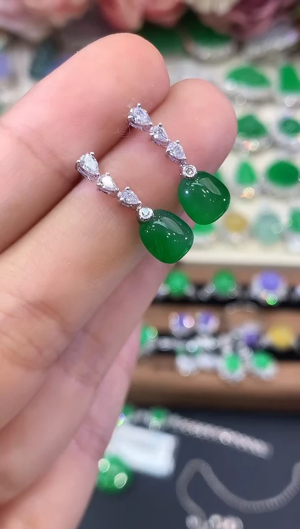 18K金镶嵌翡翠耳饰C108