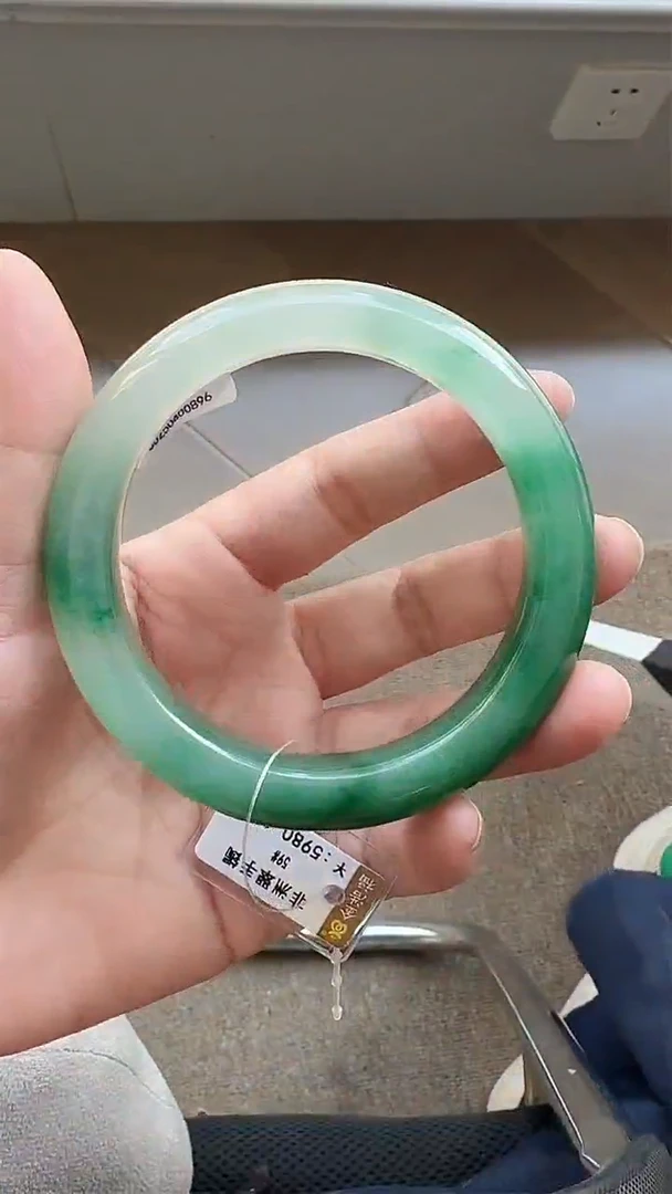 石英质玉荣倩未镶嵌手镯58-60