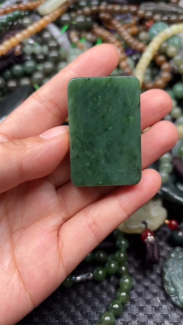 和田玉未镶嵌颈饰1