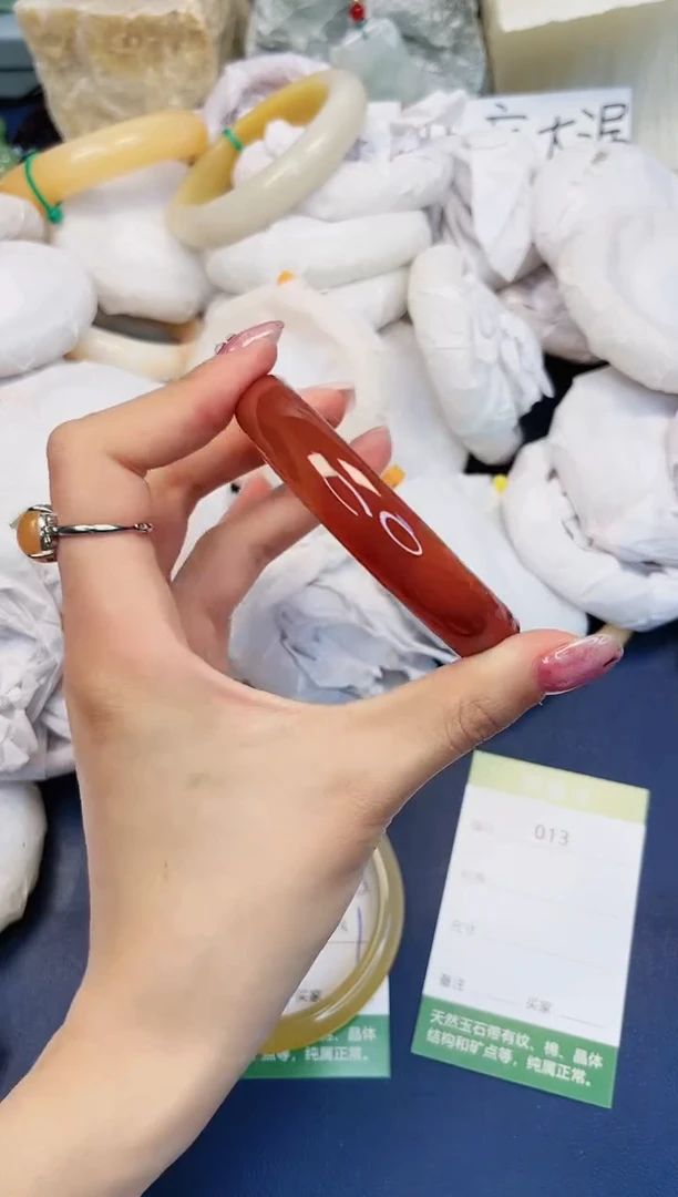 【闪购商品】石英质玉手镯未镶嵌13