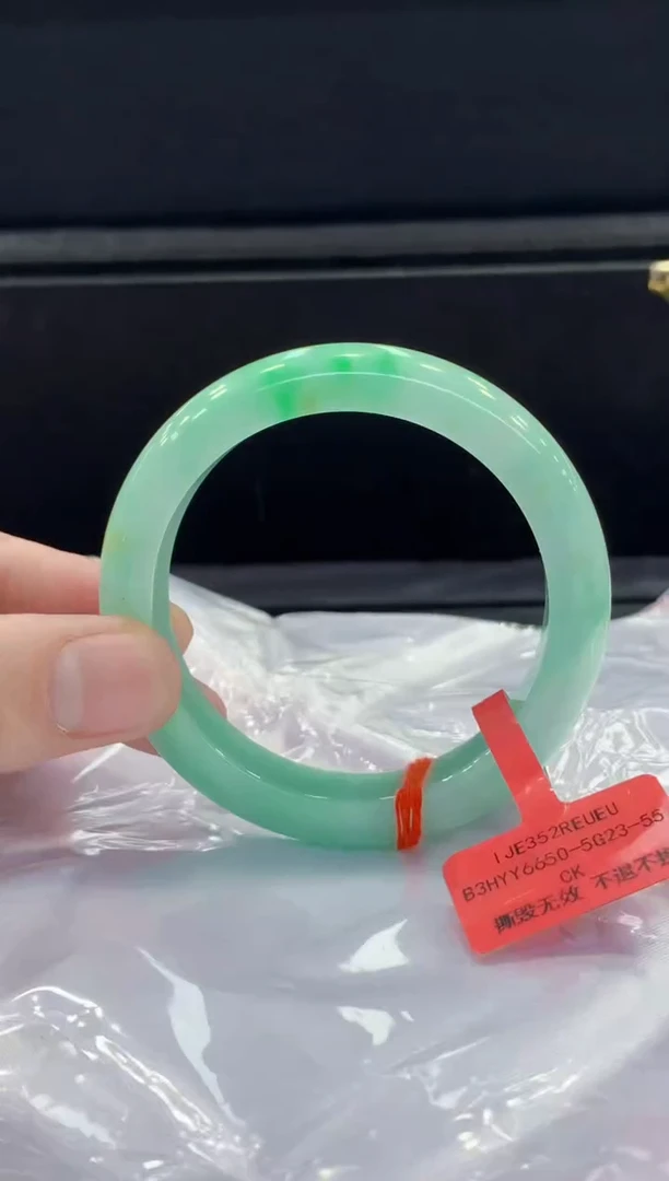 未镶嵌手镯翡翠翡翠手镯