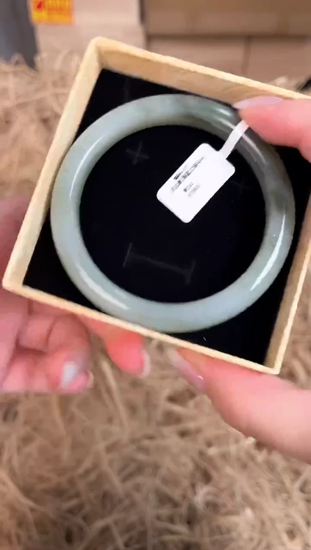 未镶嵌手镯石英质玉A-011