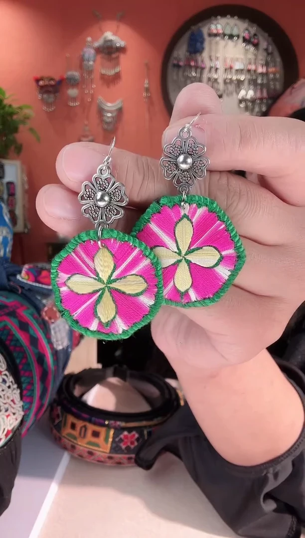 织绣苗银苗绣手工刺绣耳环47