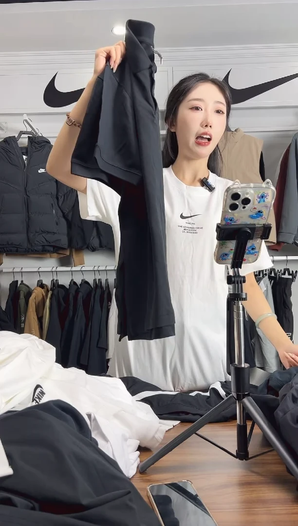 黑POLO衫M码不退换