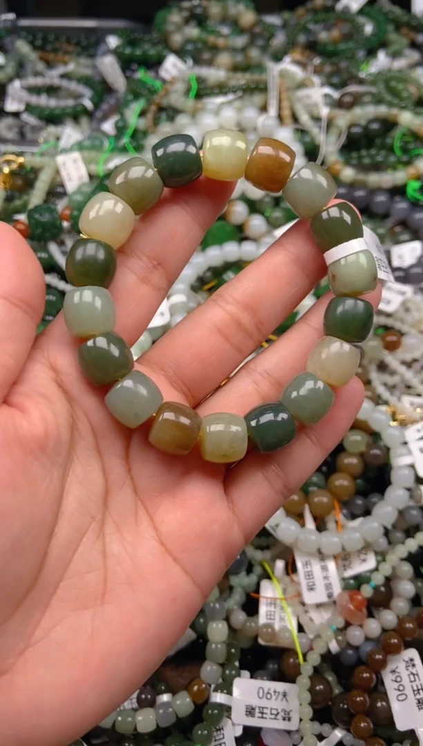 和田玉未镶嵌颈饰1