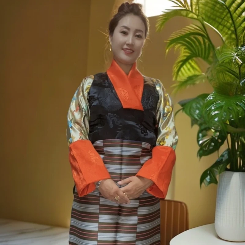 民族特色藏式四季款缎面藏服单件