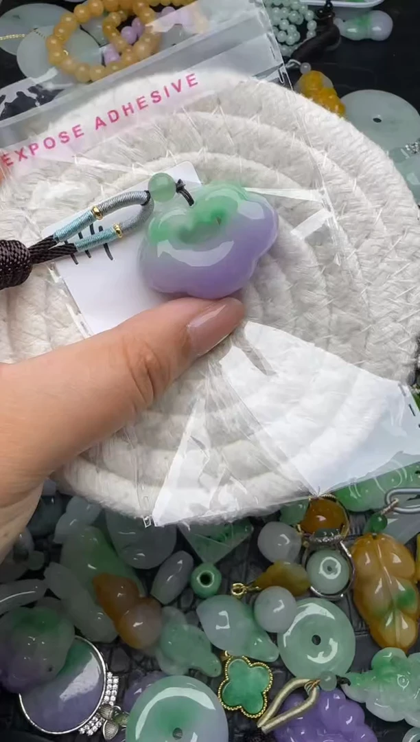 颈饰未镶嵌翡翠缅甸翡翠吊坠