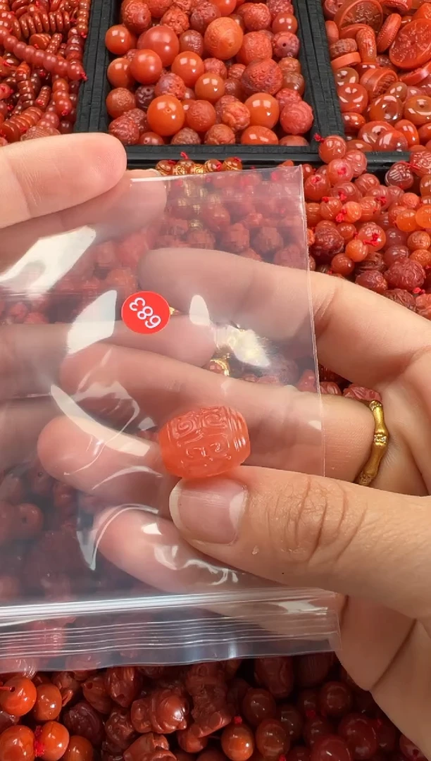 【闪购商品】南红玛瑙颈饰未镶嵌1