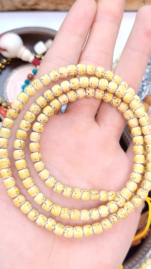 星月菩提吊坠星月原生态鸡油黄头货6*5