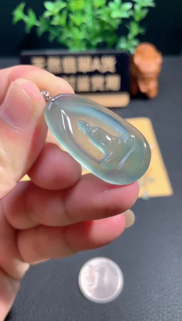 颈饰18K金镶嵌翡翠翡翠