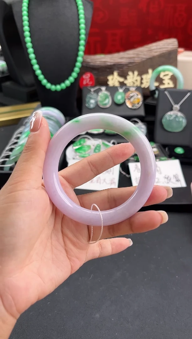 翡翠手镯未镶嵌手镯