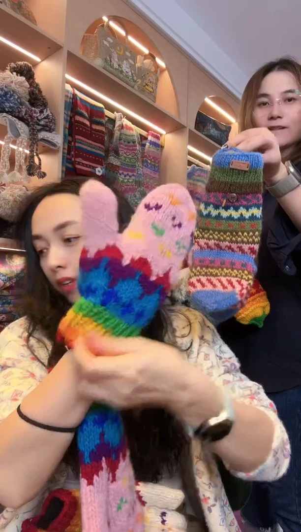 丁****6彩虹全包手套4612