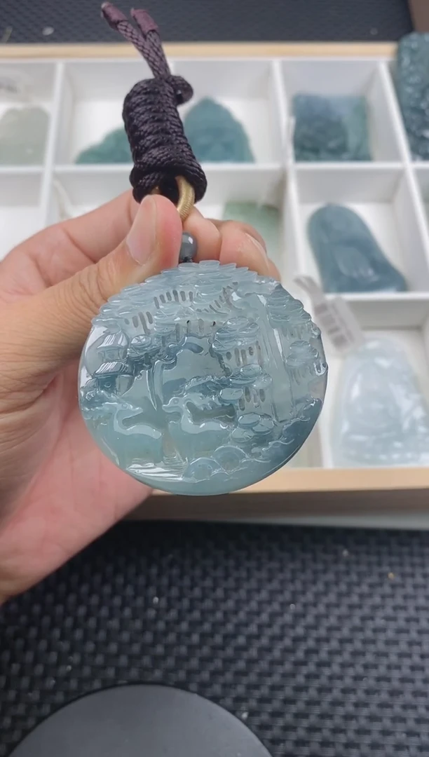 翡翠未镶嵌颈饰