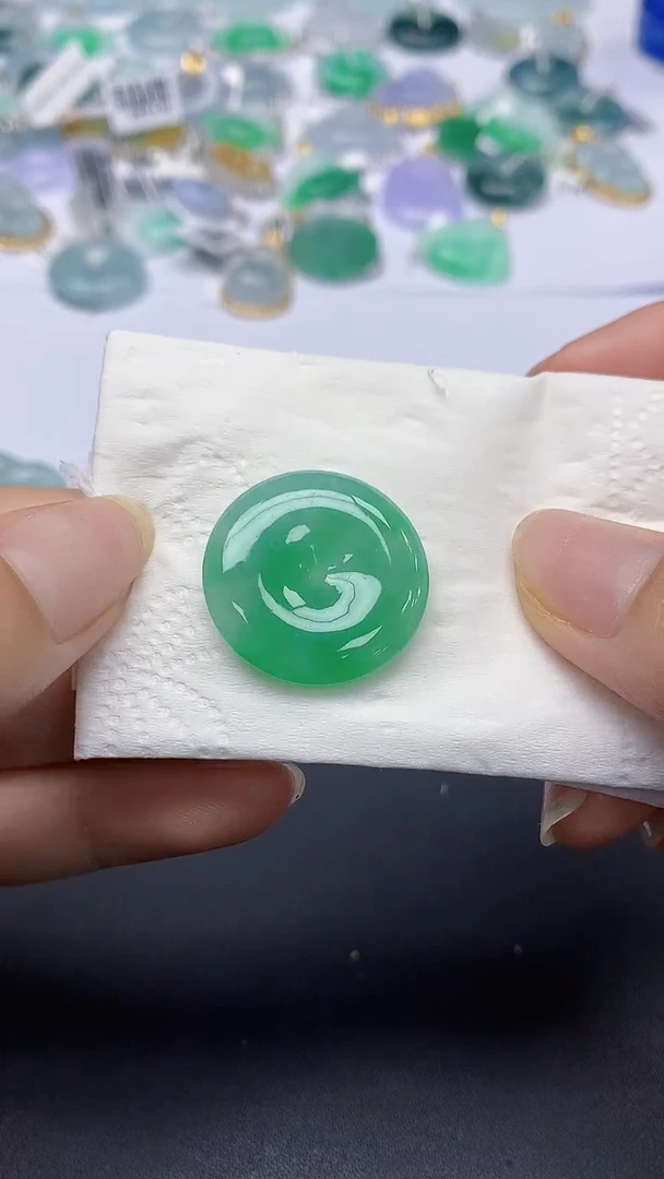 翡翠未镶嵌颈饰天然缅甸a货翡翠