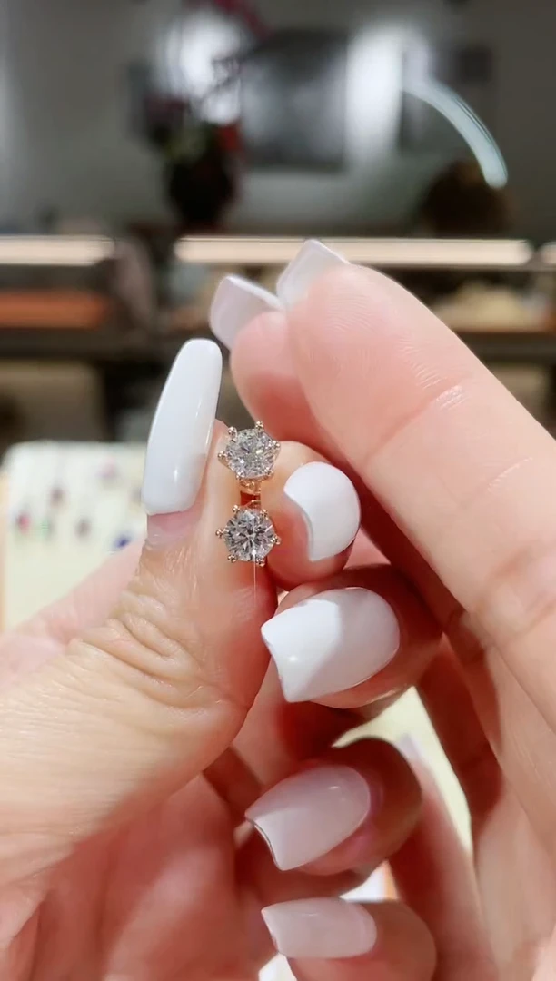 【闪购商品】实验室培育钻石耳饰18K金镶嵌玫瑰金耳钉