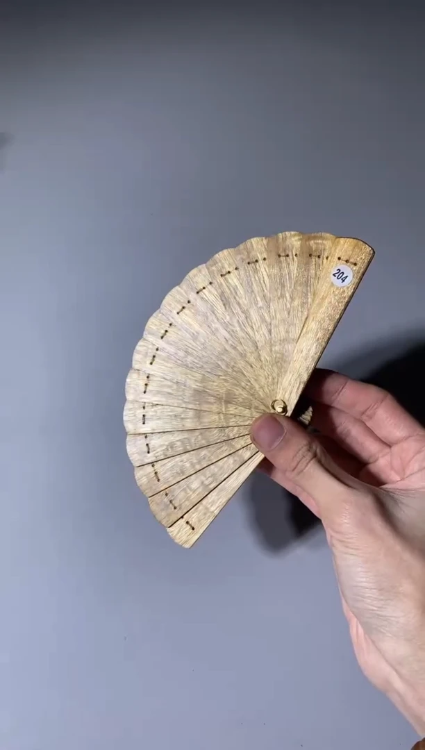 【闪购商品】金丝楠木雕204号10cm金丝楠木小叶桢楠掌中扇