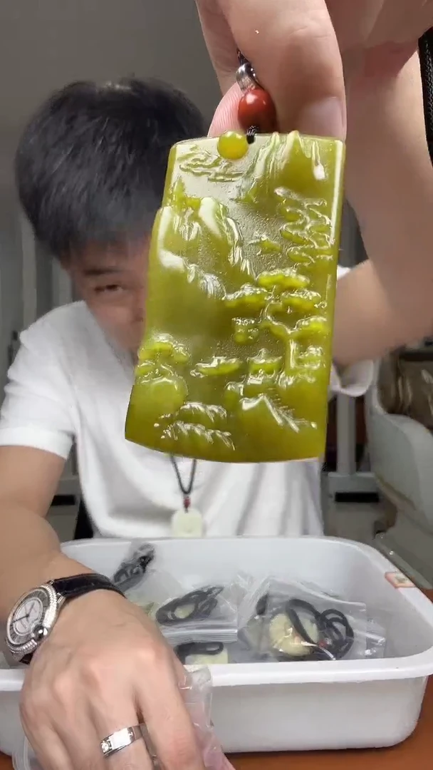 未镶嵌岫玉其它多样性发货一件