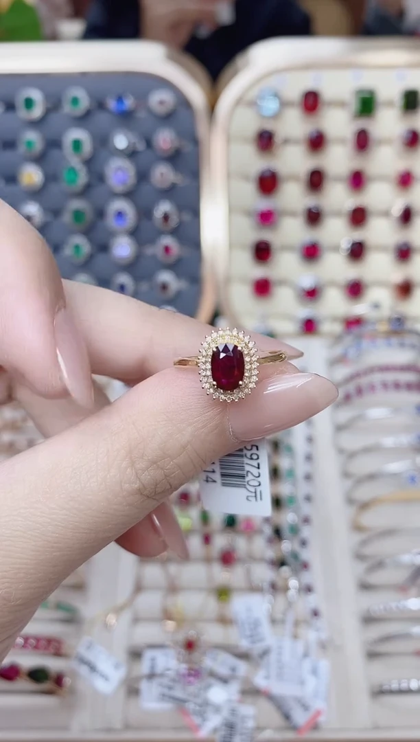 18K金镶嵌红宝石戒指红宝石h****e.