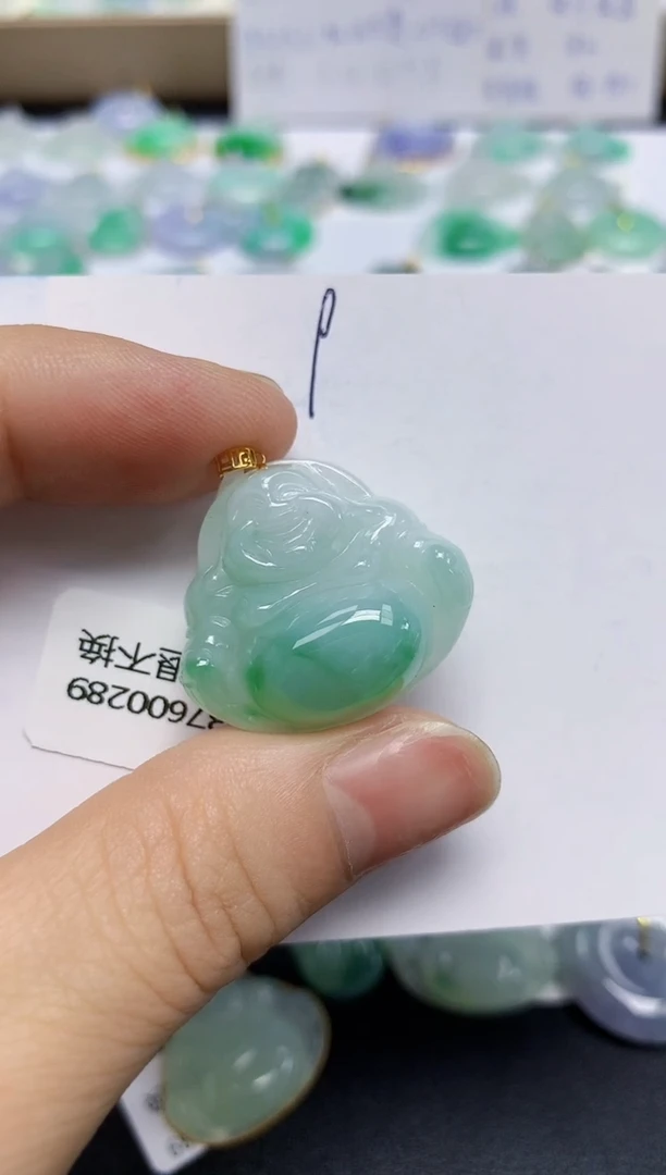 翡翠18K金镶嵌颈饰天然缅甸翡翠A货