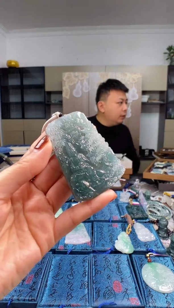 颈饰未镶嵌翡翠多样性发其一