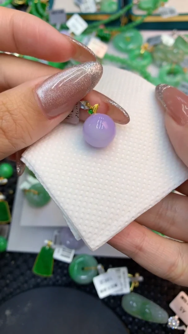 颈饰18K金镶嵌翡翠1