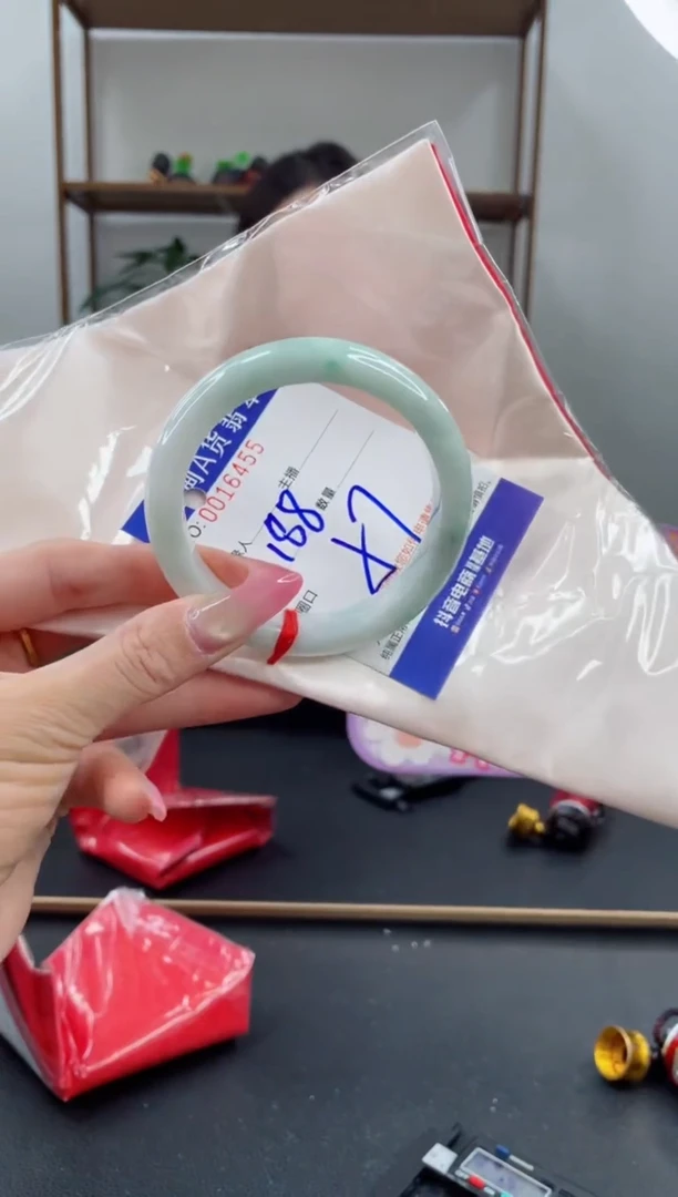 未镶嵌手镯翡翠188.00