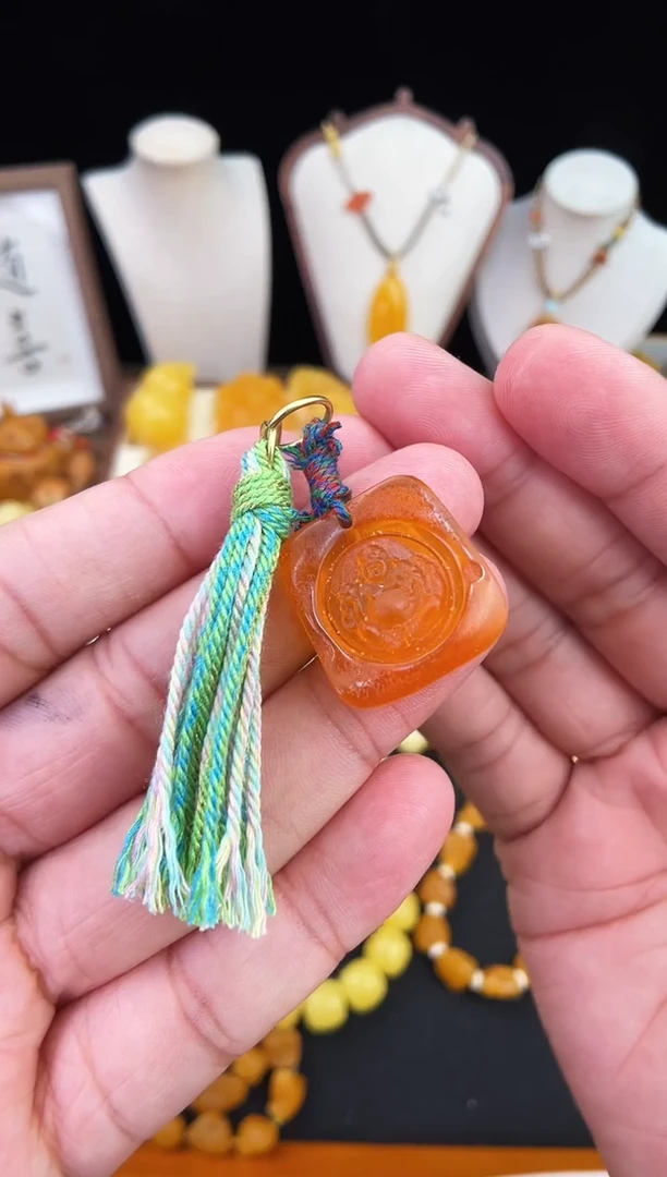 琥珀未镶嵌珠宝奇石柒月