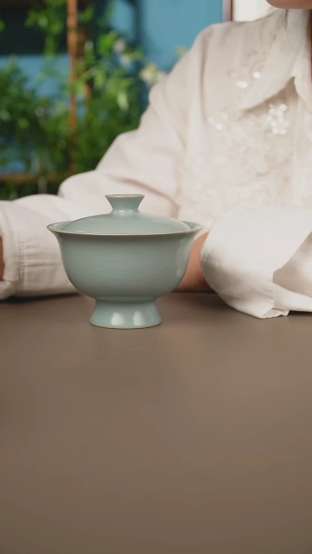 仿古天青元宝盖碗微暇