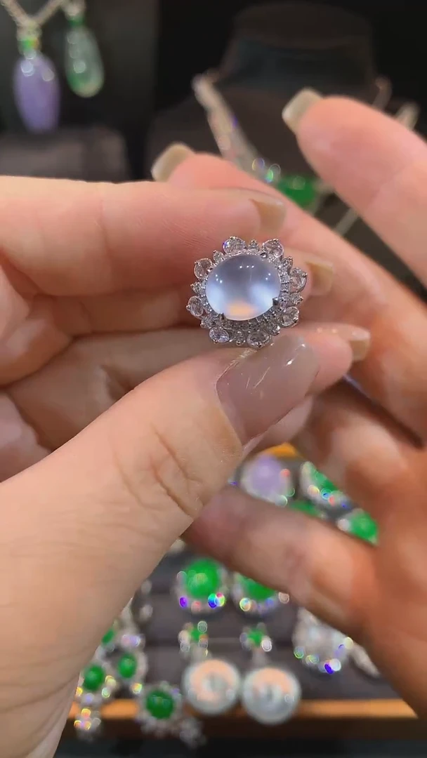 翡翠戒指18K金镶嵌戒指