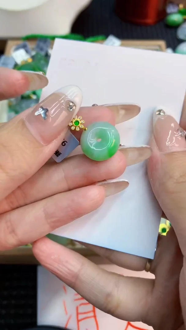 翡翠未镶嵌吊坠(不含链)1