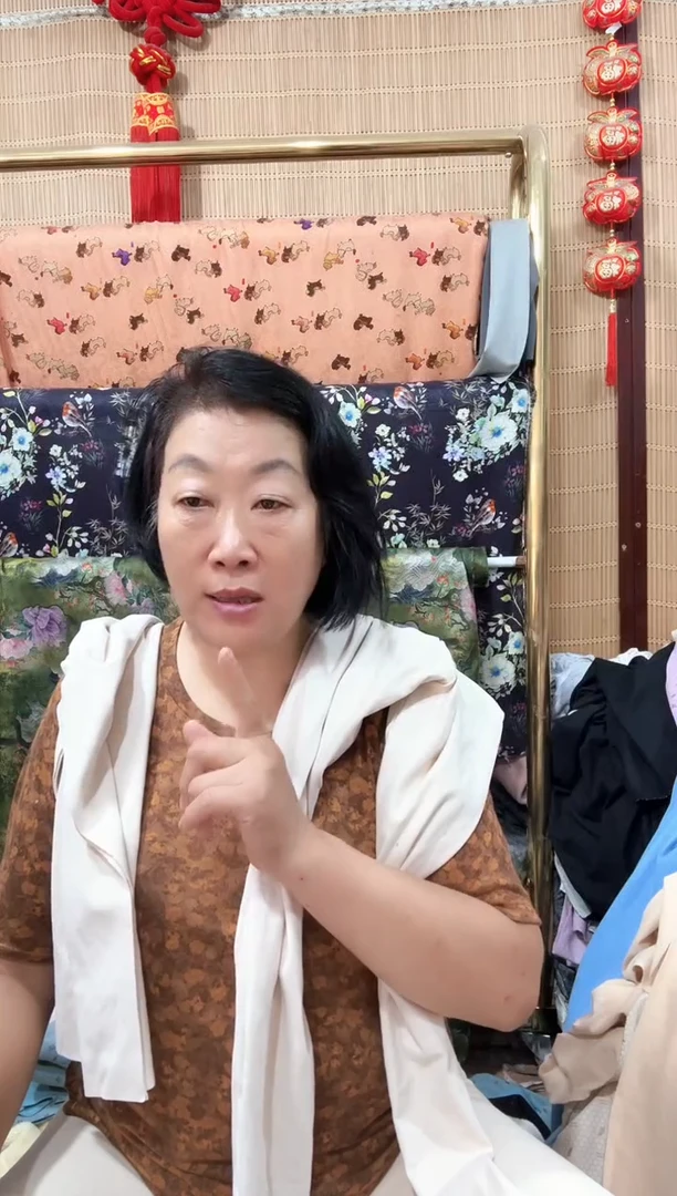 奶茶色德绒L码上衣+裤子裁片两身