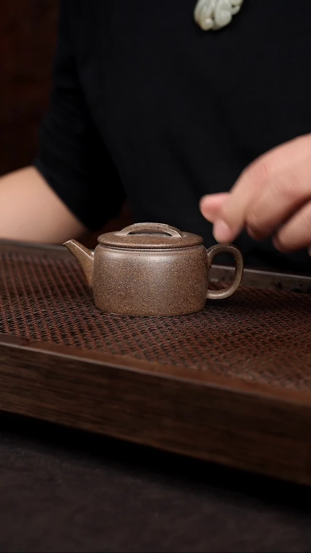 【闪购商品】紫砂茶壶岩中泥折嘴汉瓦{黄}