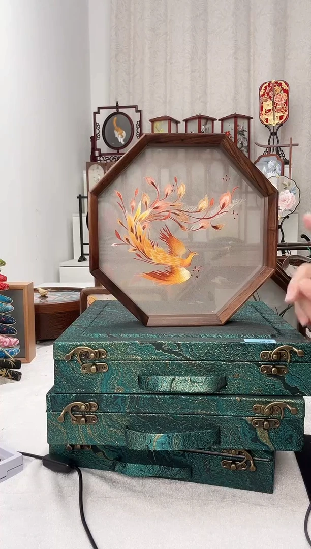 扇子苏绣作品手工摆台