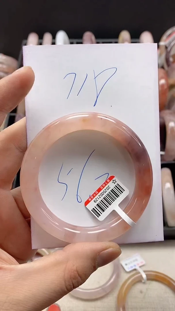 【闪购商品】石英质玉手镯未镶嵌718