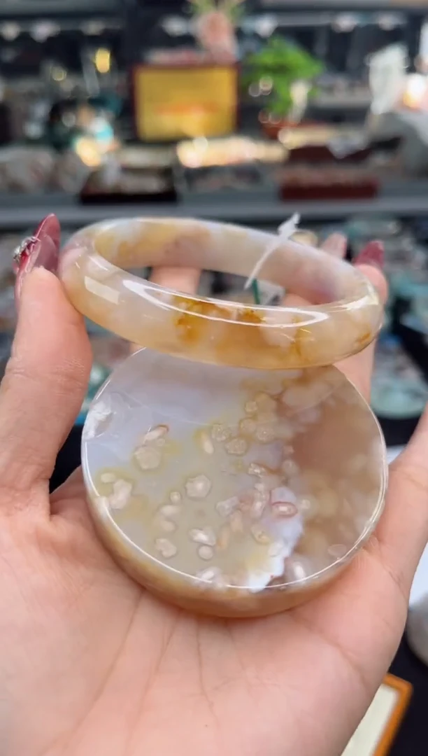 【闪购商品】石英质玉手镯未镶嵌63圈口（不退不换）3590421