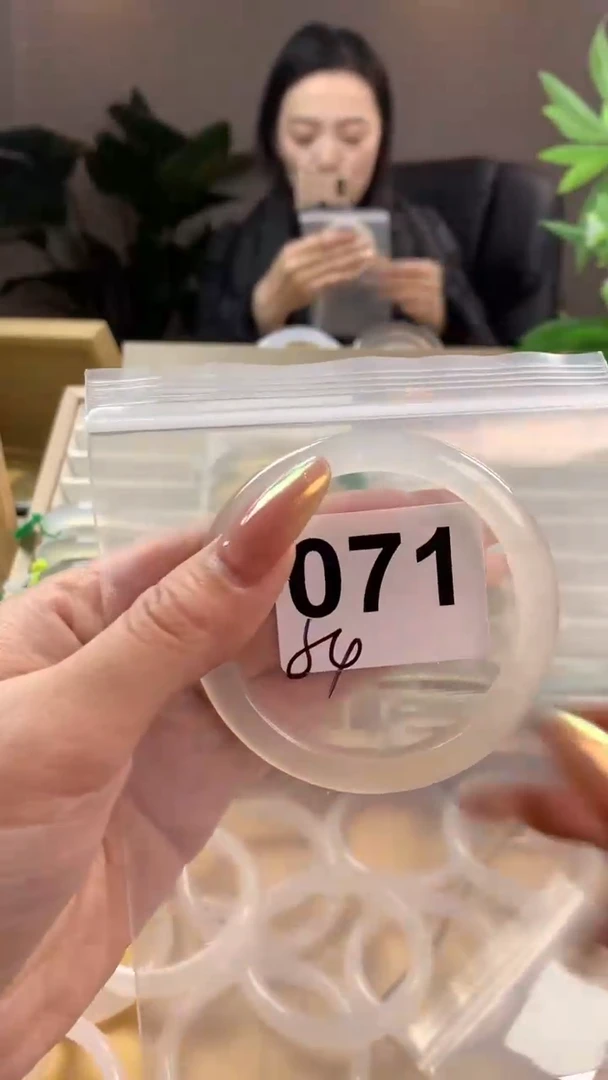 【闪购商品】玛瑙/玉髓手镯未镶嵌071