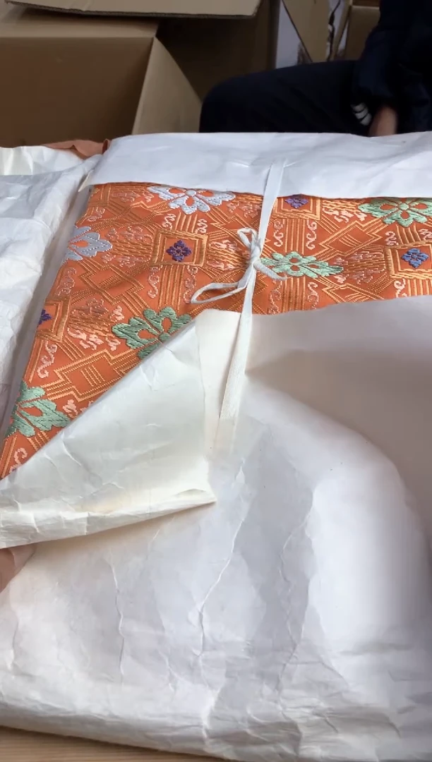 默认微瑕，no退no换，介意勿拍