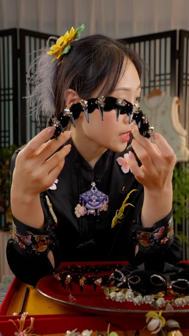 刺绣方*豆非遗苏绣绒花黑色